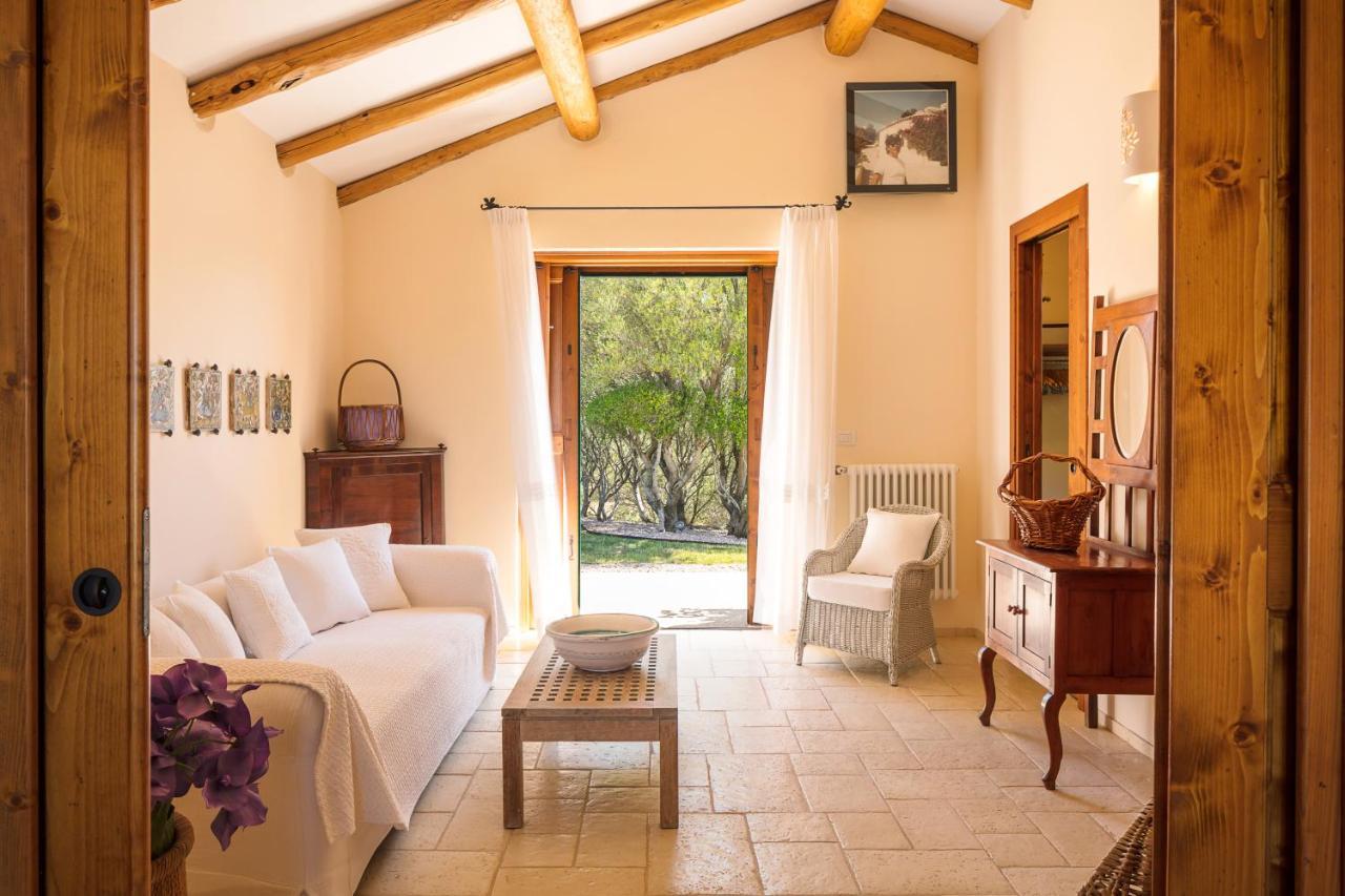 Bed and Breakfast Albero Capovolto Golfo Aranci Zewnętrze zdjęcie